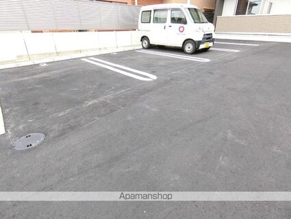 ＤーｒｏｏｍＳ三百人町[1LDK/48.84m2]の駐車場