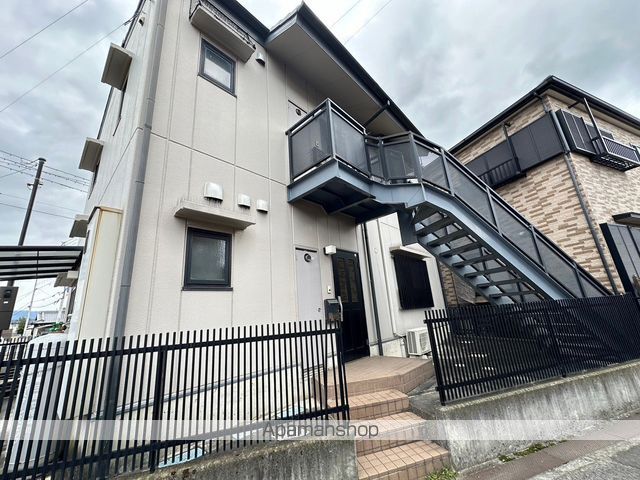 松木賃貸住宅の玄関写真