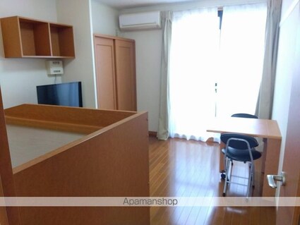 香川県坂出市久米町２丁目[1K/21.81m2]のリビング・居間