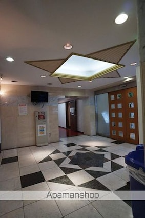 東京都新宿区富久町[2LDK/51.3m2]の共用部1