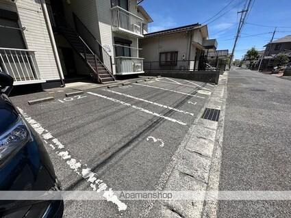 シャトー栄町[2DK/39.52m2]の駐車場1
