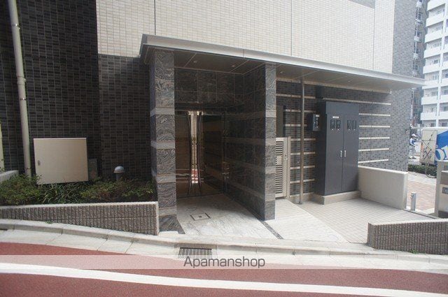ルクレ西新宿の玄関写真