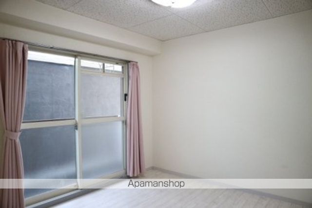 クイーンズピア枚方の内装写真