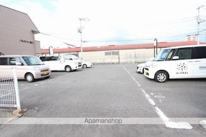 ＨＯＳＯＫＡＷＡ　ＢＵＩＬＤ[1DK/35m2]の駐車場