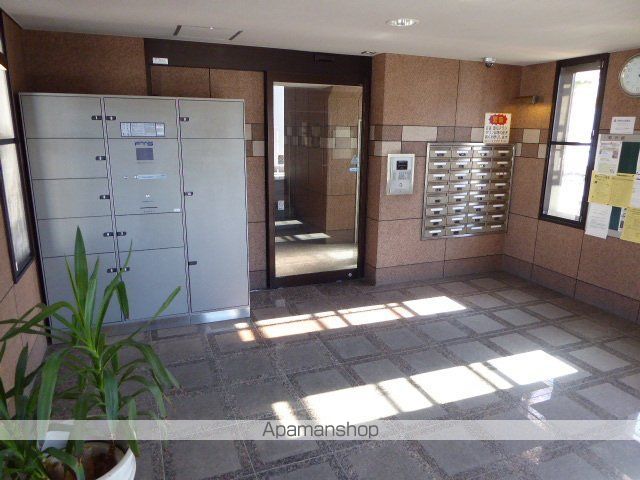 グランプラス西島の玄関写真