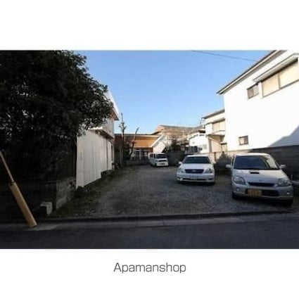 ベルヴィーユ松山[1K/18.5m2]の駐車場