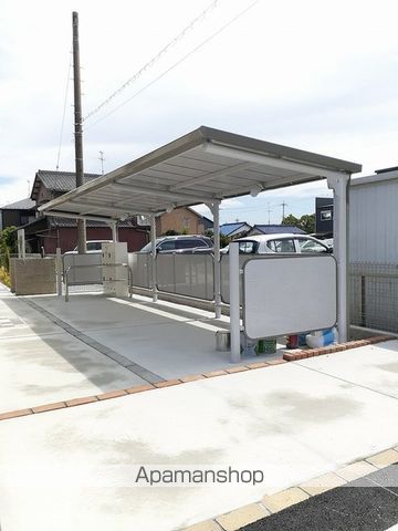 GARDEN HOUSE Kの玄関写真