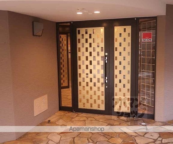 グランパークポラリスの玄関写真