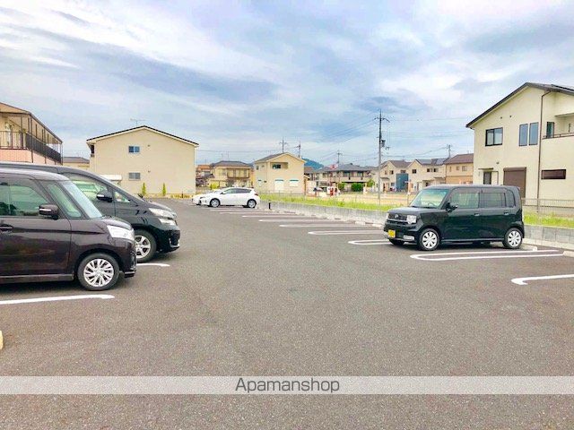 インフィニティ[1LDK/44.18m2]の駐車場1