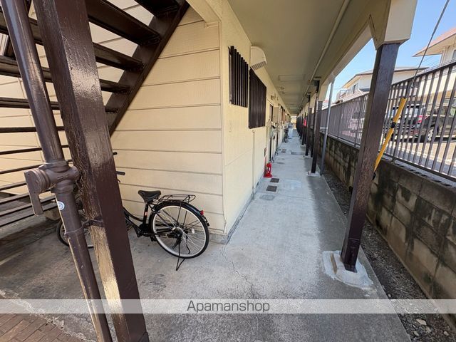 コーポホリデーインの玄関写真