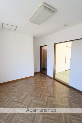 オリーブの内装写真