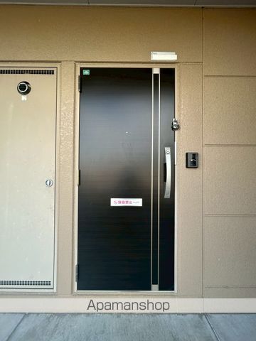 アンプルールの玄関写真