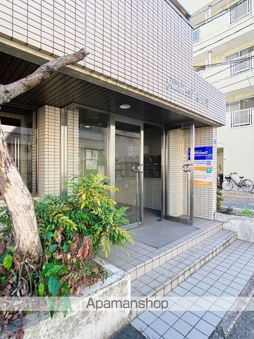 グランデュール医大南の玄関写真