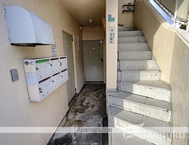 ハイツ浜の玄関写真
