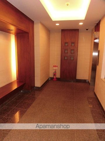 コンフォリア三宿の玄関写真
