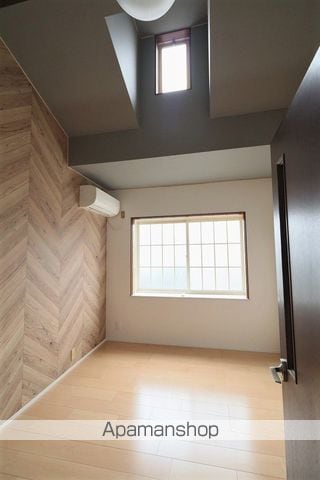 イーストアベニュー高校前の内装写真