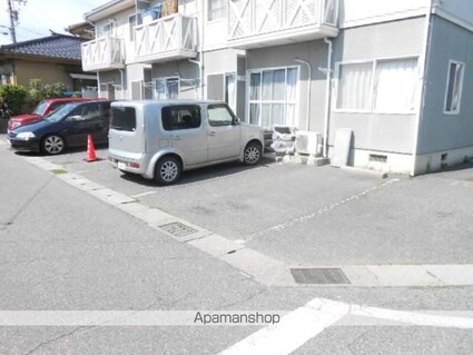 フレグランス平田[2DK/39.6m2]の駐車場2