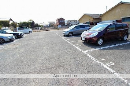 フォブールあじさいＣ[2LDK/59.62m2]の駐車場