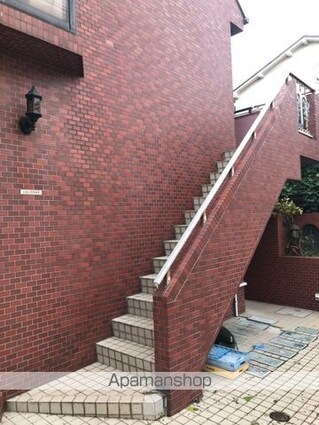シャトー阿佐ヶ谷[1LDK/78.12m2]のロビー2
