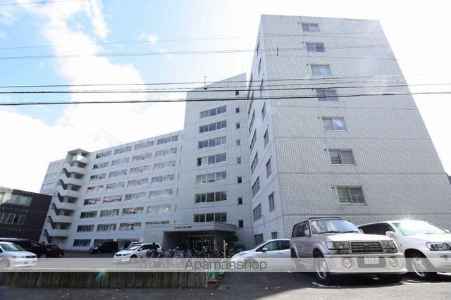ロイヤルレインボー平岸A棟の外観写真
