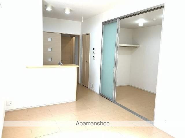 愛媛県四国中央市妻鳥町[1LDK/35.55m2]のリビング・居間