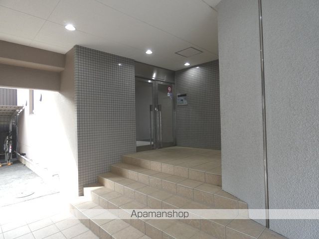 北梅田サニーアパートメントの玄関写真