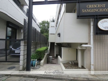 クレッセント三軒茶屋[1R/13.98m2]のエントランス