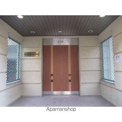 Ｅｎｃｈａｎｔｅ　泉[1K/31.5m2]のエントランス