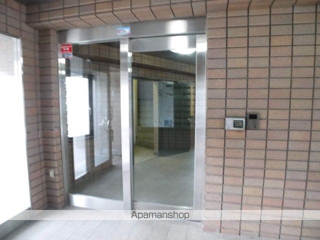 アジュール下中野の玄関写真