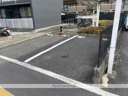 レオパレス綿新[1K/19.87m2]の駐車場2