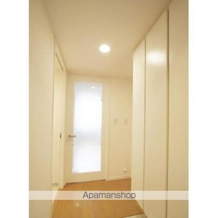 東京都新宿区市谷本村町[1DK/30.09m2]の内装2