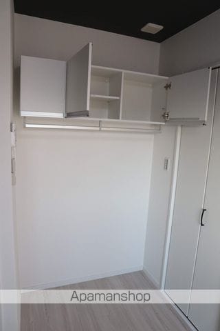 エヌエムスワサントトゥレーズの内装写真