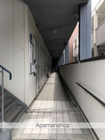 ウエストサイドリバーIの玄関写真