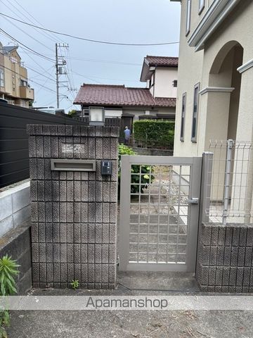 東急田園都市線 長津田駅 徒歩8分 2階建 築18年の玄関写真