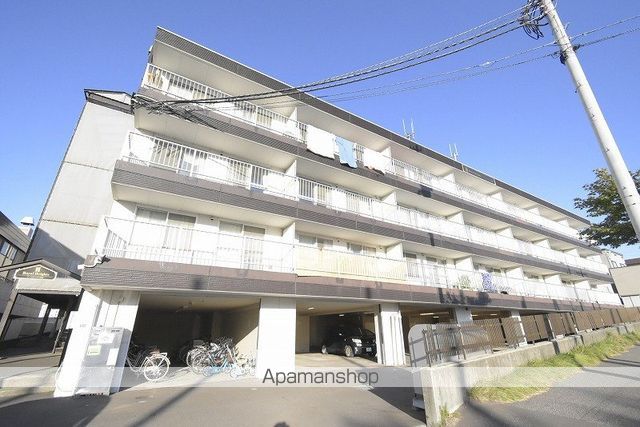 ローヤルハイツ西岡の外観写真