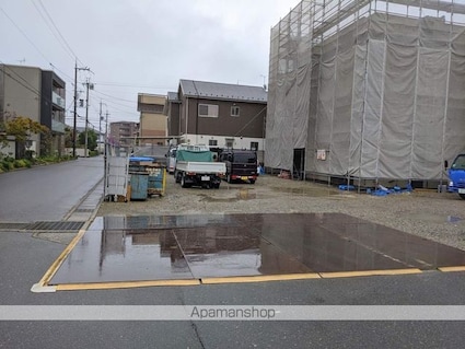 滋賀県近江八幡市鷹飼町北４丁目[1LDK/40.98m2]の駐車場2