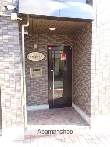 ブルーコートの玄関写真