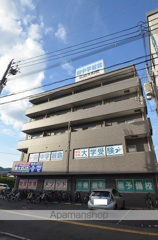 セレブ洋の外観写真