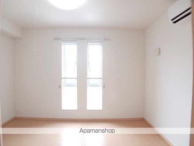 プレシャス 手屋の内装写真