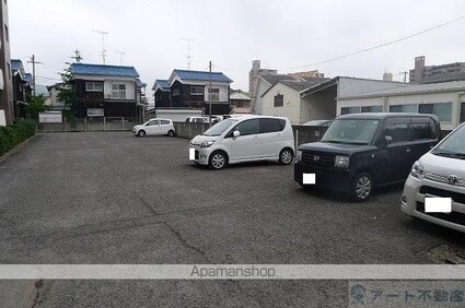 キジヤ中央ビル[2DK/40.42m2]の駐車場3