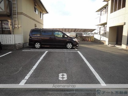 ＫＡＢＩＥＮ　Ａ棟[3DK/57.69m2]の駐車場