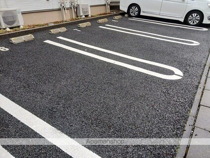レジェンド　バレー　Ａ[1R/32.23m2]の駐車場