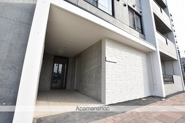 CITY RESIDENCE八軒の玄関写真