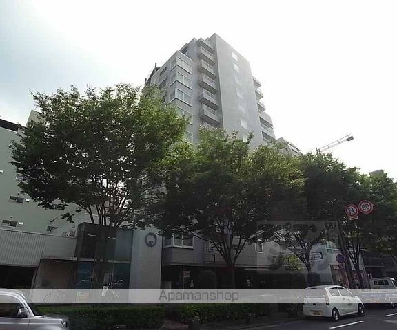 パインフィールド御池の外観写真