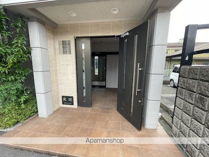 滋賀県草津市野路町[1K/25m2]のエントランス