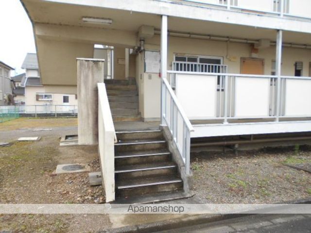 ビレッジハウス巣南1号棟の玄関写真