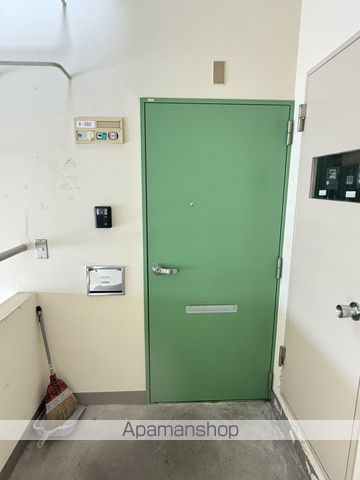 リアンII棟の玄関写真