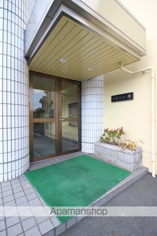 リエゾン原の玄関写真