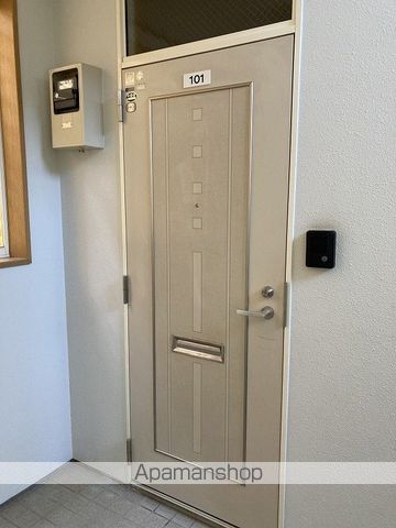 パークサイド小針の玄関写真
