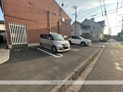 グリーン[1DK/42.04m2]の駐車場